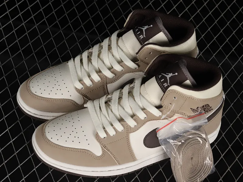 All categories Air Jordan Jordan series basketball shoes Air Jordan 1 Mid Air Jordan 1 Mid OG SP AJ1 Joe 1 customized model Zhongbang basketball shoes 554766-003